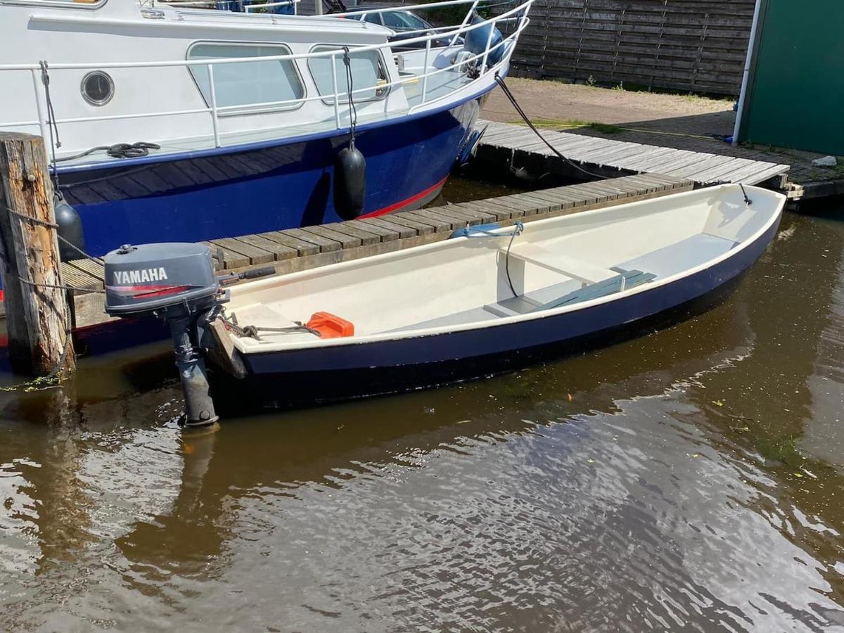 Jutrijp Boat Ella - Kamperen Op Het Water -Niet Om Mee Te Varen -Read Host Profile-Lees Hostprofiel المظهر الخارجي الصورة