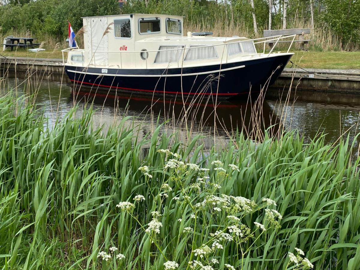 Jutrijp Boat Ella - Kamperen Op Het Water -Niet Om Mee Te Varen -Read Host Profile-Lees Hostprofiel المظهر الخارجي الصورة